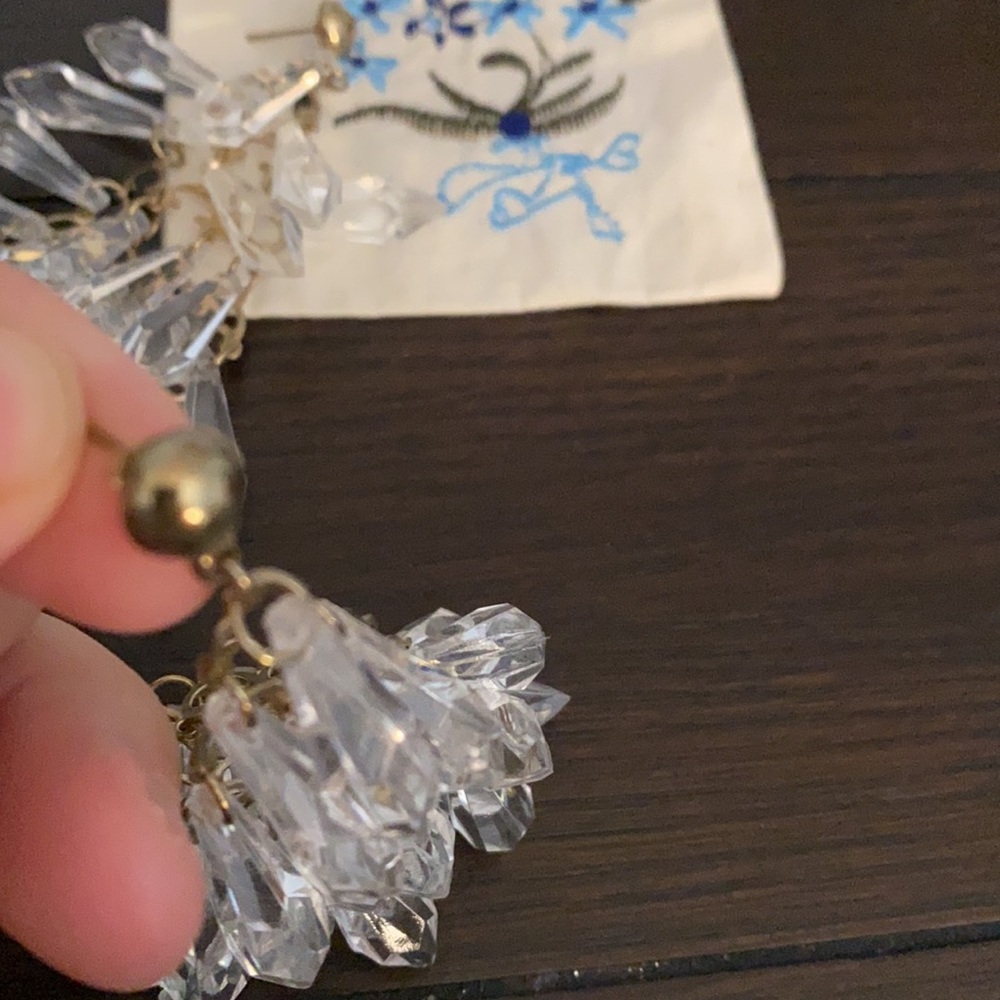 VINTAGE CLEAR CHANDELIER EARRINGS - Picture 6 of 6